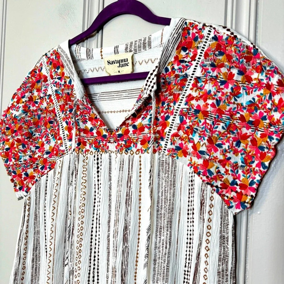 SAVANNA JANE Double Take 2 Floral Embroidery Top Size Medium - Picture 5 of 14